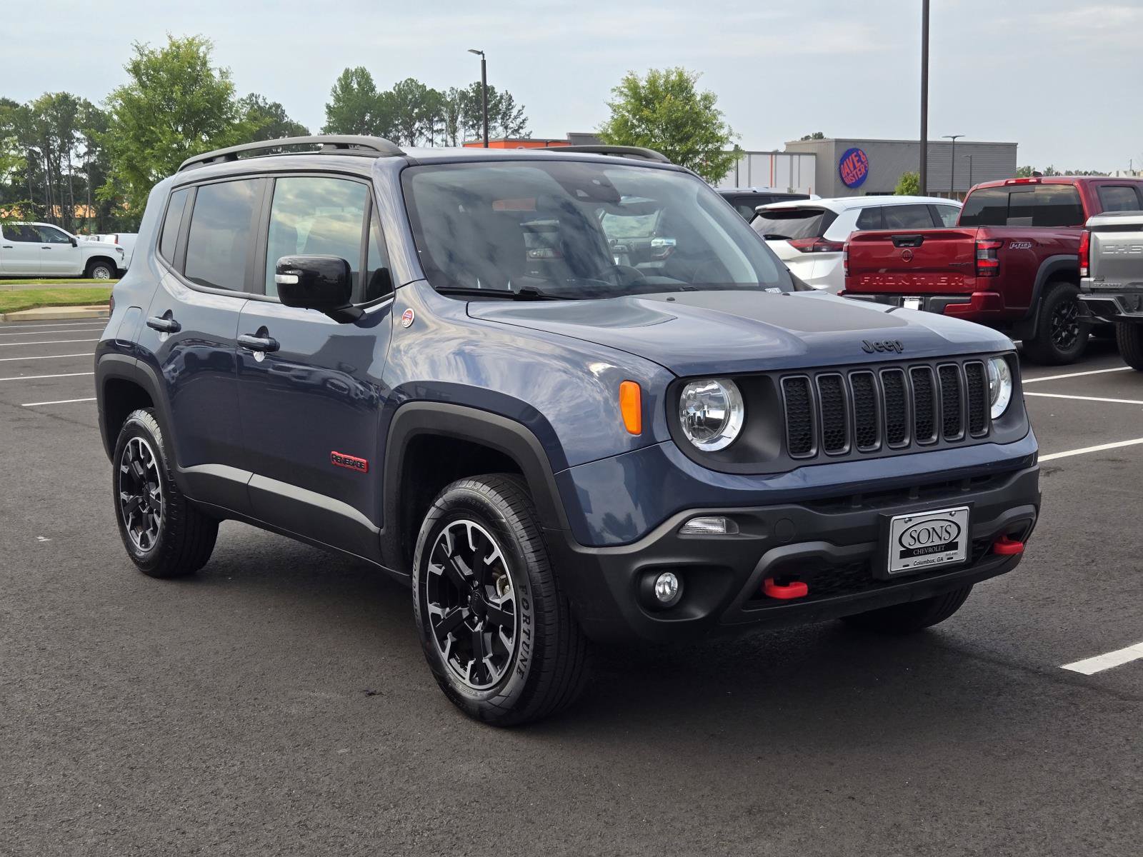 Used 2023 Jeep Renegade Trailhawk AWD/4WD image 3