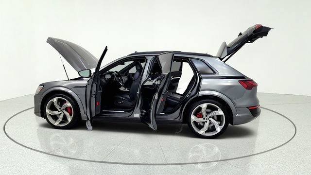 Used 2024 Audi Q8 e-tron Prestige AWD/4WD image 15