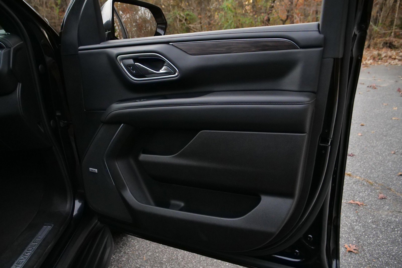 Used 2021 Chevrolet Suburban LT image 41