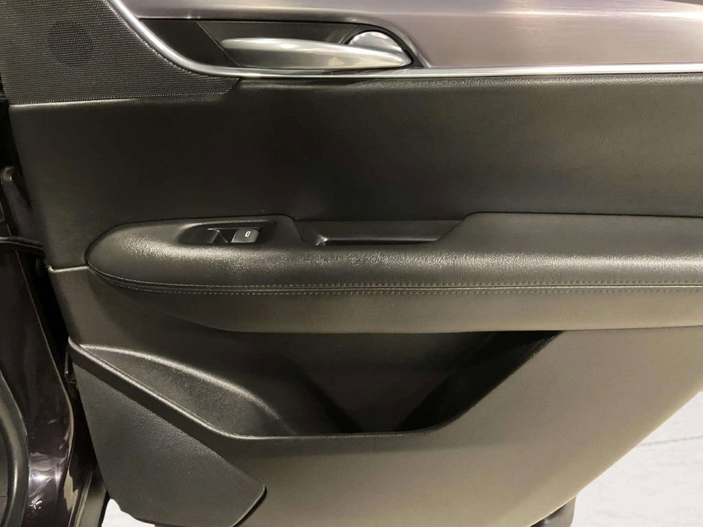 Used 2018 Cadillac XT5 Luxury image 28