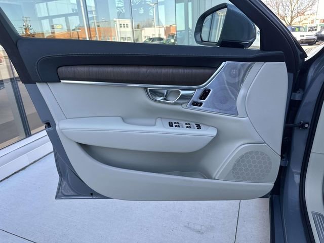Used 2022 Volvo S90 B6 Inscription w/ Advanced Package image 15