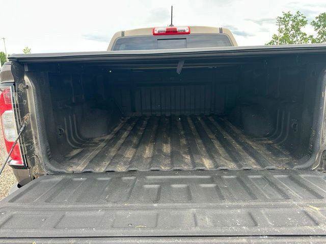 Used 2015 GMC Canyon SLE AWD/4WD image 13