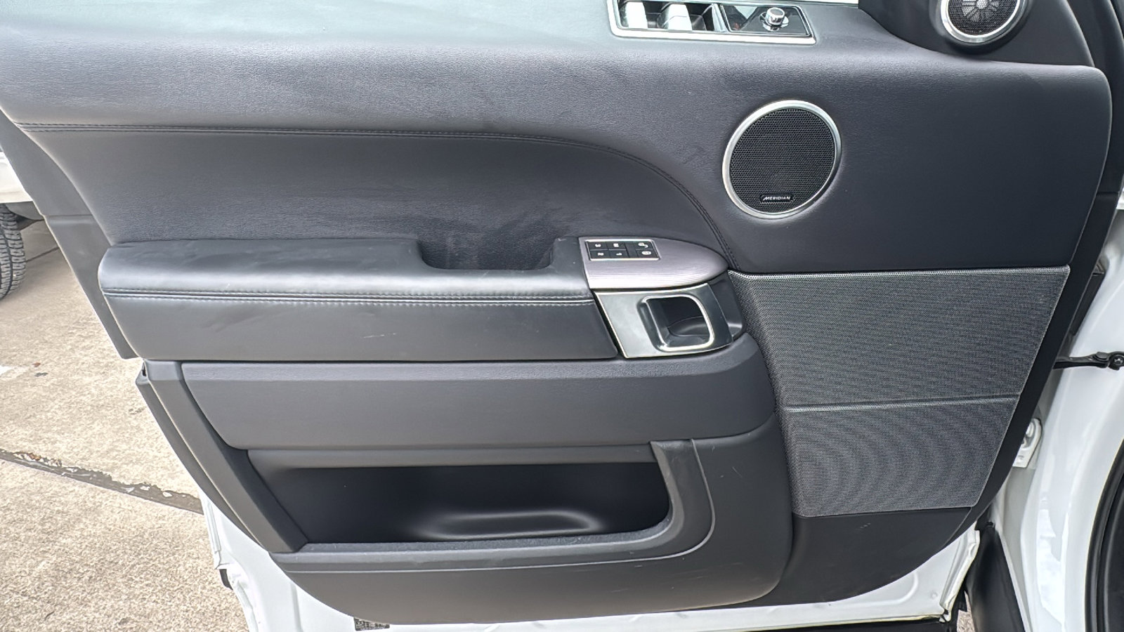 Used 2018 Land Rover Range Rover Sport HSE image 12