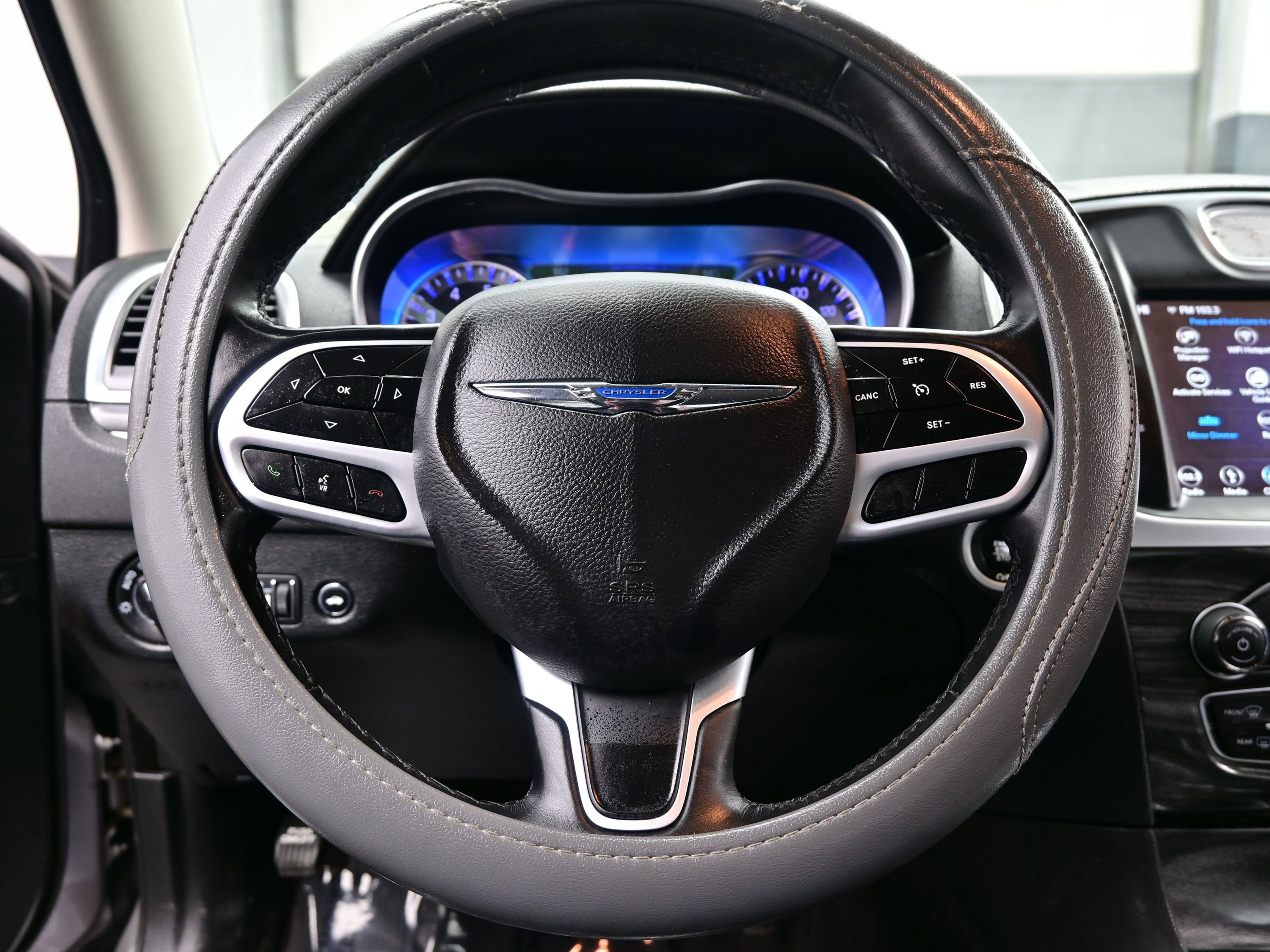 Used 2018 Chrysler 300 Touring image 23