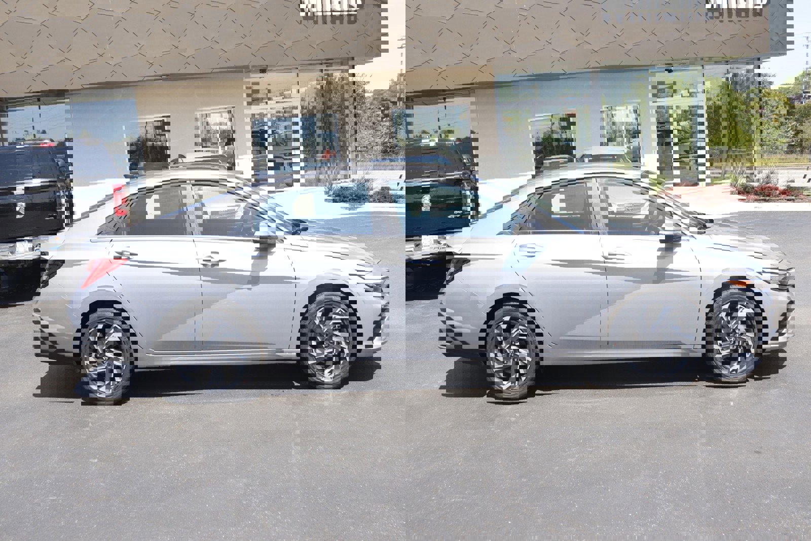 New 2025 Hyundai Elantra Limited video 2