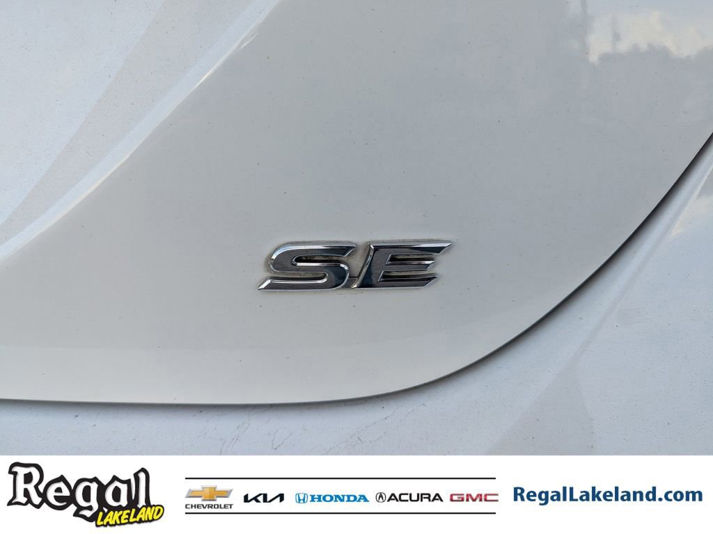 Used 2021 Toyota Camry SE image 9