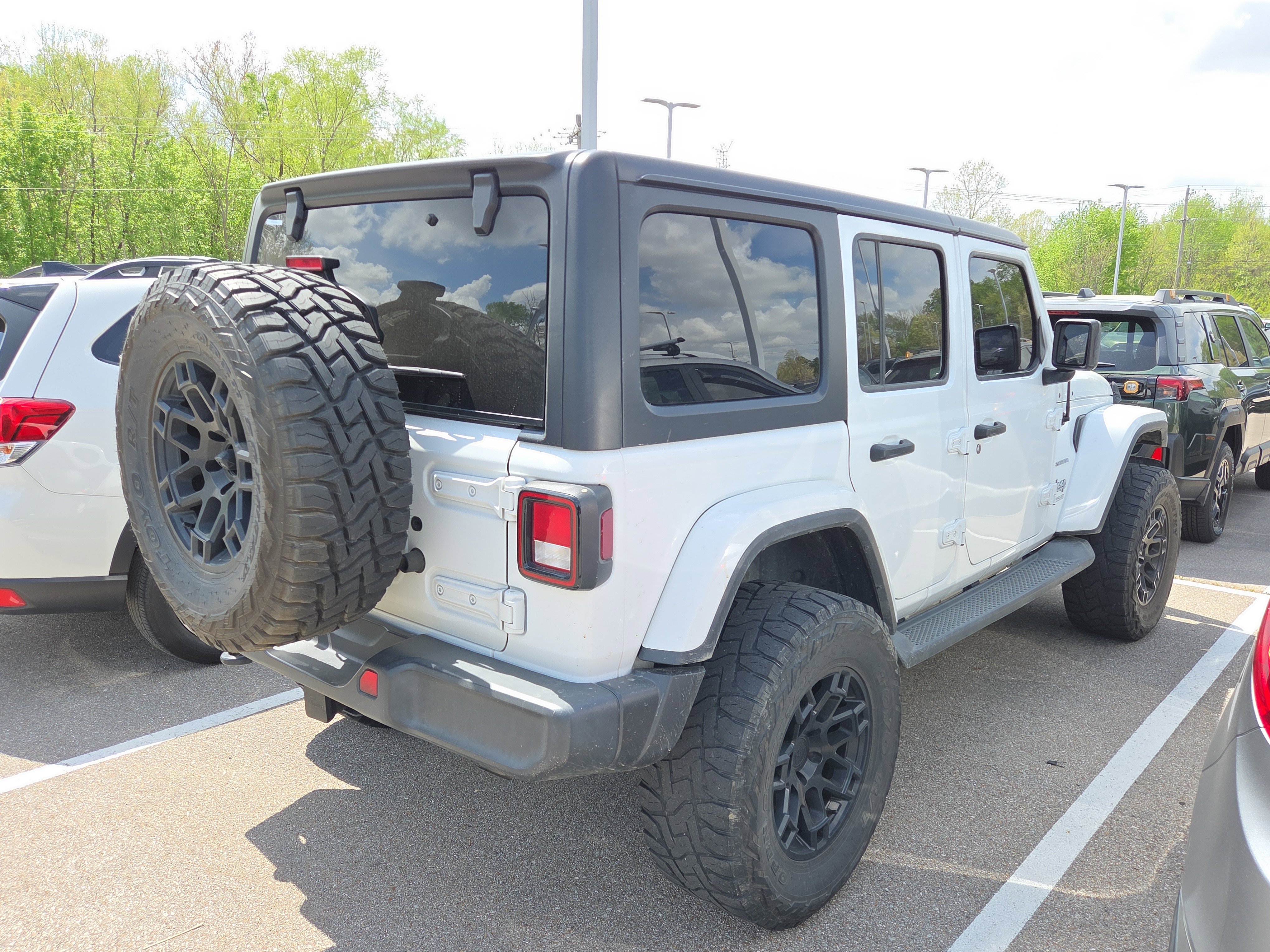 Used 2021 Jeep Wrangler Unlimited Sahara image 6