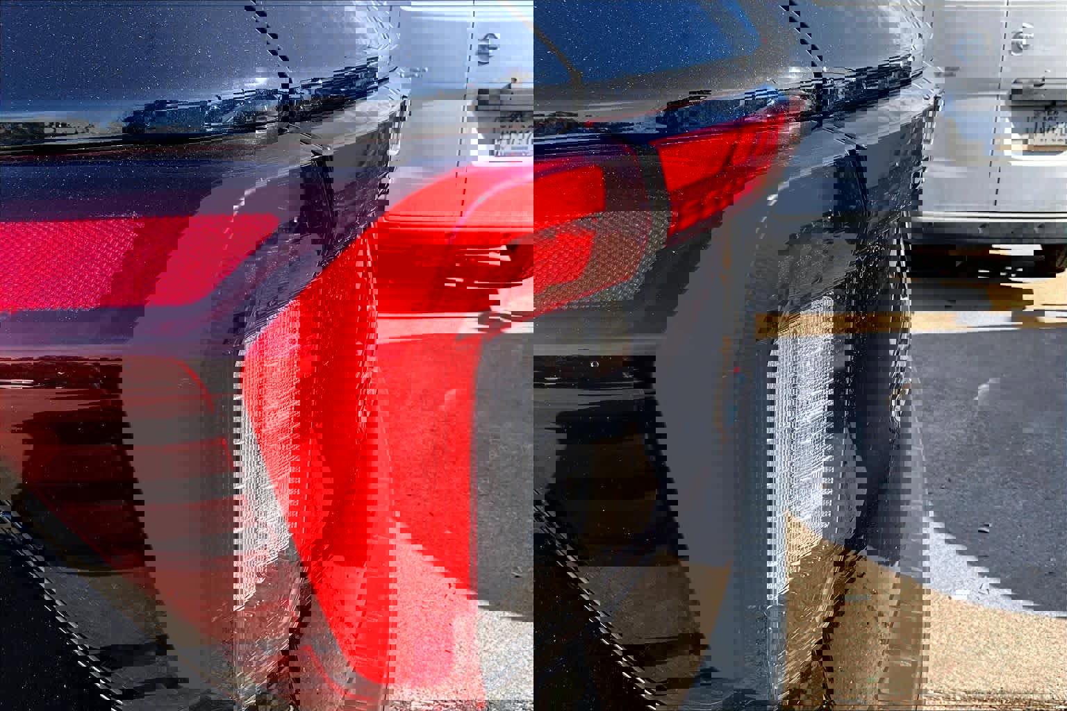 Used 2025 Ford Explorer ST-Line w/ ST-Line Street Pack image 27