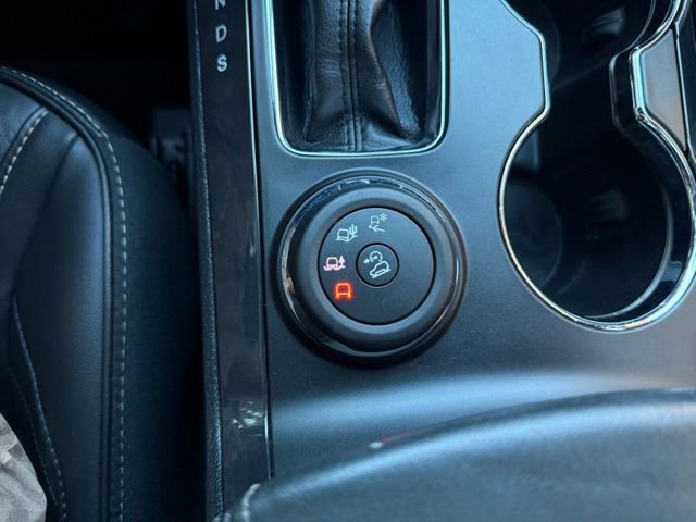 Used 2017 Ford Explorer Platinum image 24