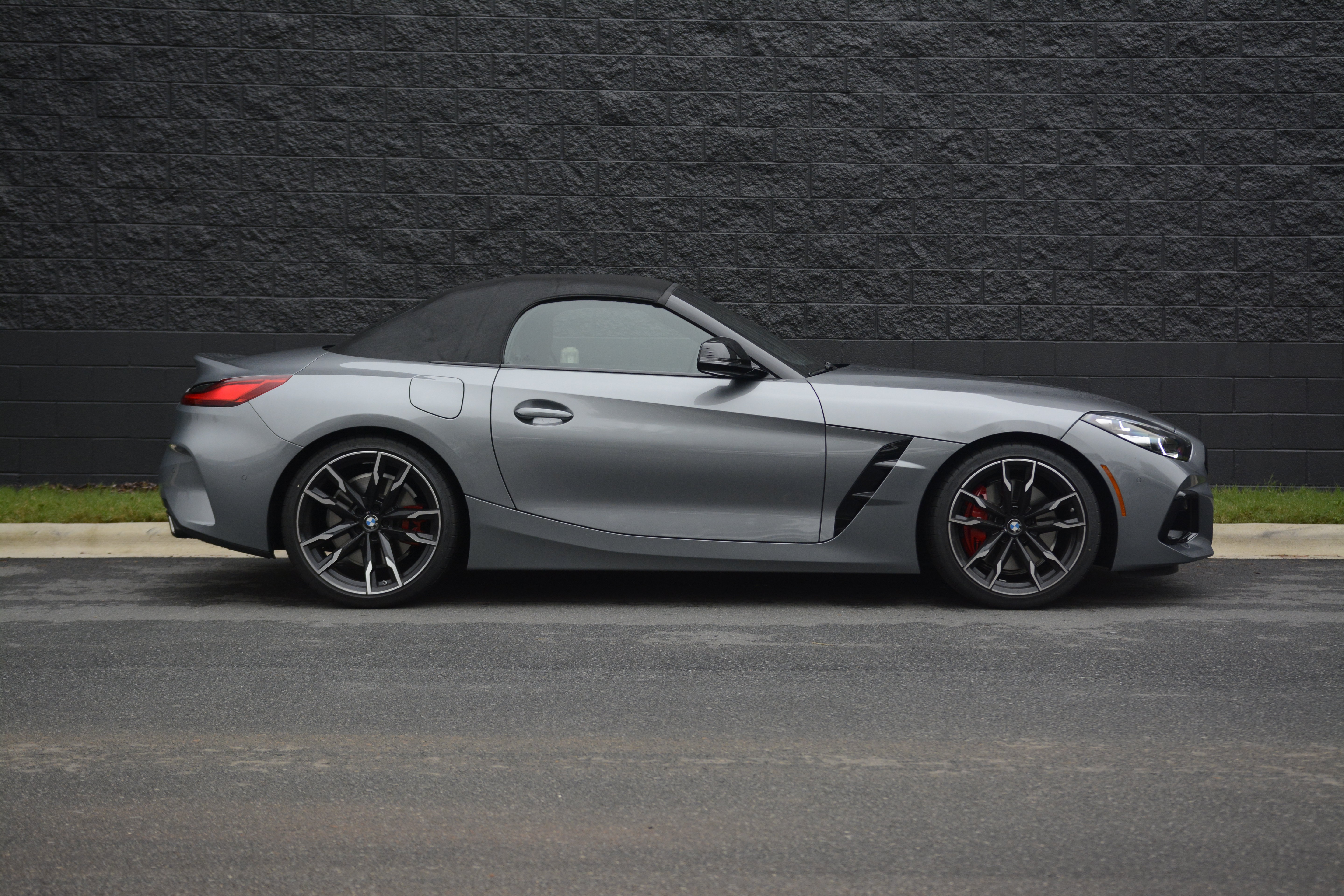 Used 2026 BMW Z4 M40i RWD image 8