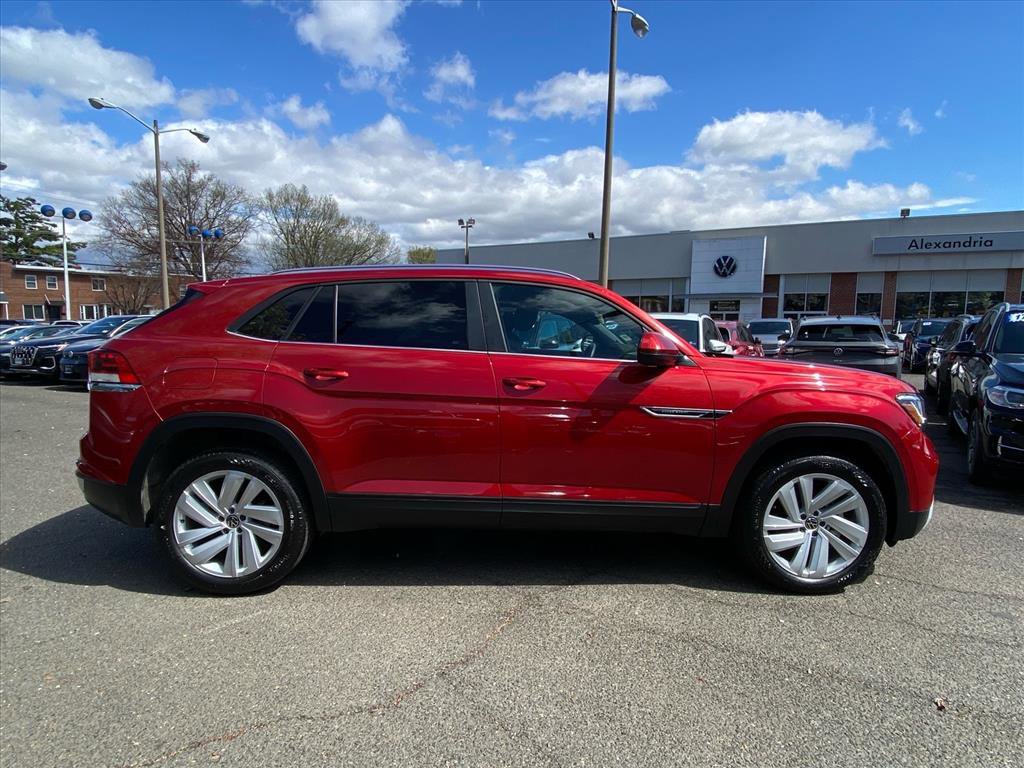 Certified 2023 Volkswagen Atlas Cross Sport SE w/ Panoramic Sunroof Package image 2