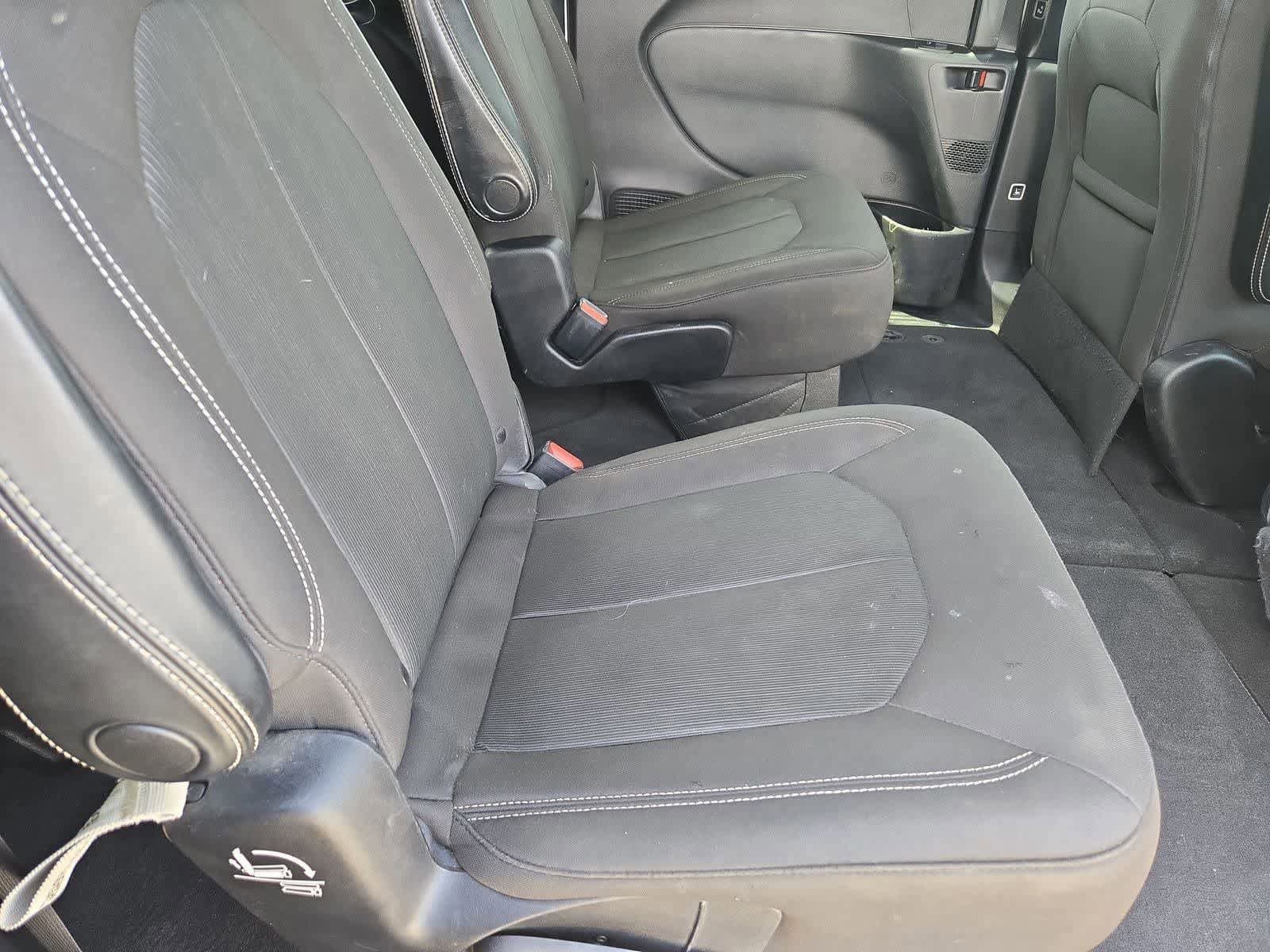 Used 2021 Chrysler Pacifica Touring w/ S Appearance Package FWD image 18
