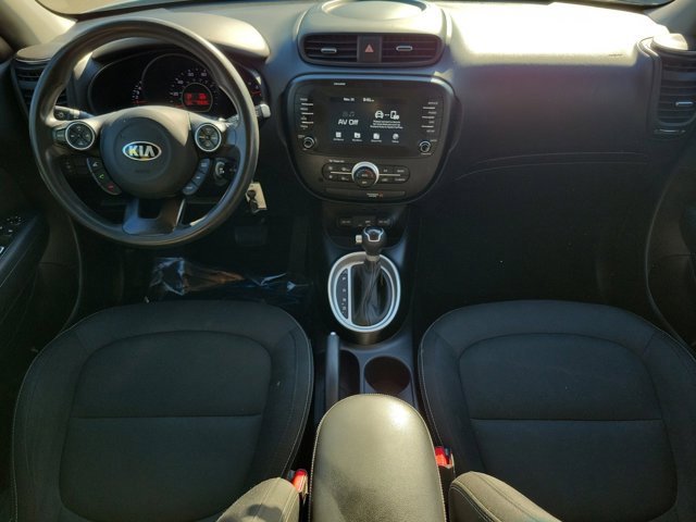 Used 2018 Kia Soul + image 10
