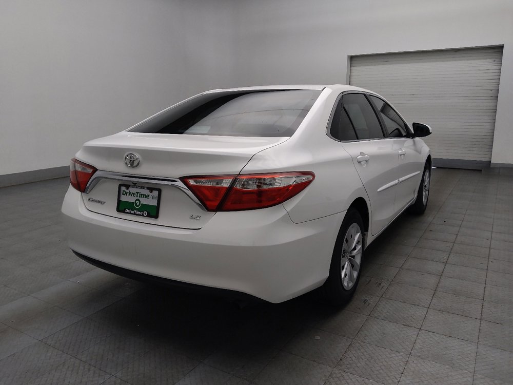 Used 2016 Toyota Camry LE image 9
