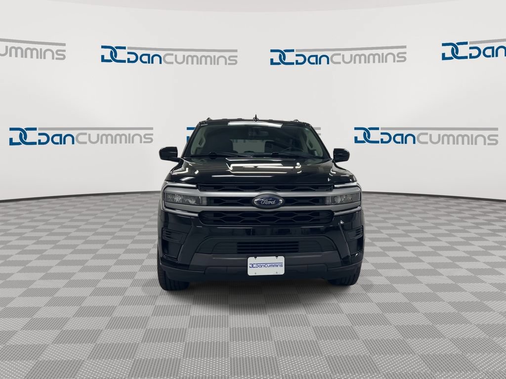 Used 2024 Ford Expedition XLT AWD/4WD image 3