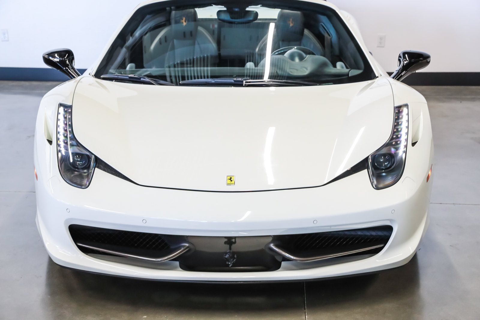 Used 2013 Ferrari 458 Spider RWD image 3