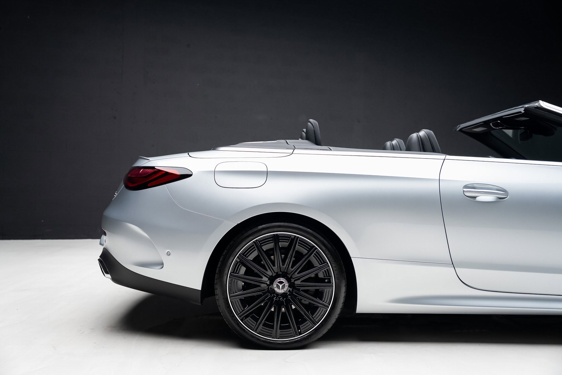 Used 2024 Mercedes-Benz CLE 300 4MATIC Cabriolet image 39