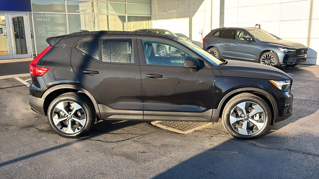 New 2026 Volvo XC40 B5 Plus w/ Protection Package Premier AWD/4WD image 27