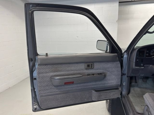 Used 1992 Toyota Pickup SR5 AWD/4WD image 16
