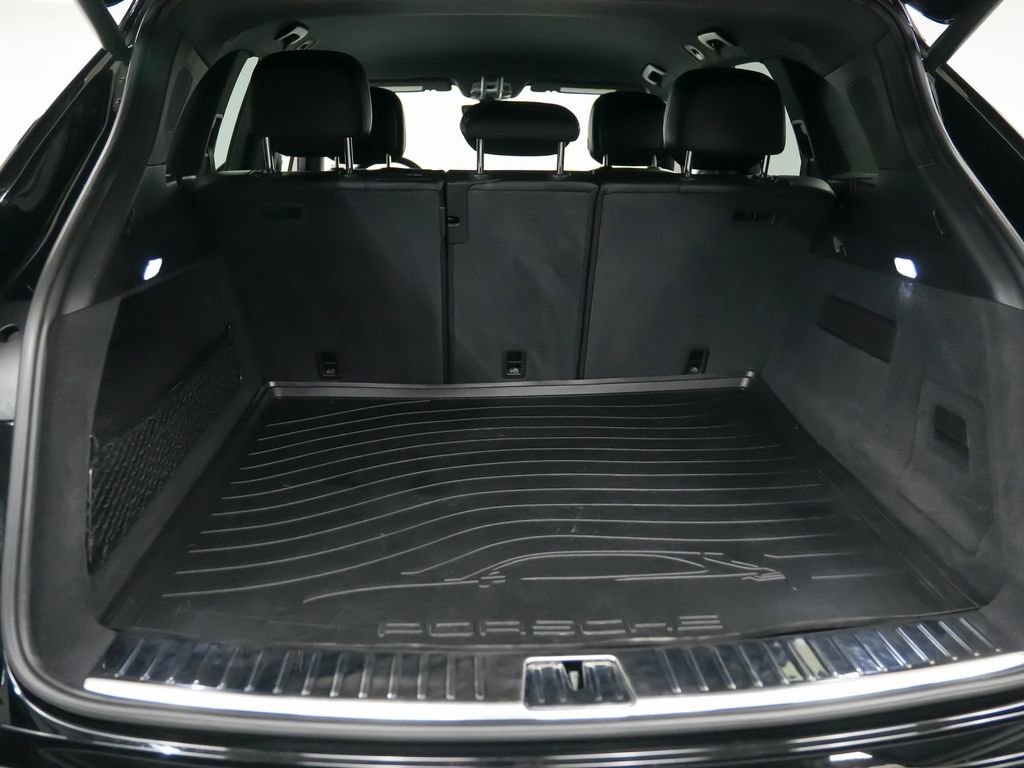 Used 2022 Porsche Cayenne AWD/4WD image 13