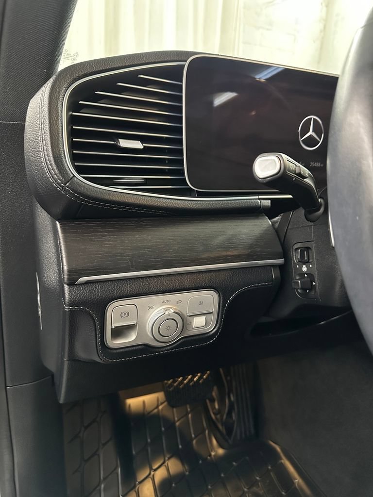 Used 2024 Mercedes-Benz GLE 450 4MATIC w/ AMG Line Exterior image 14