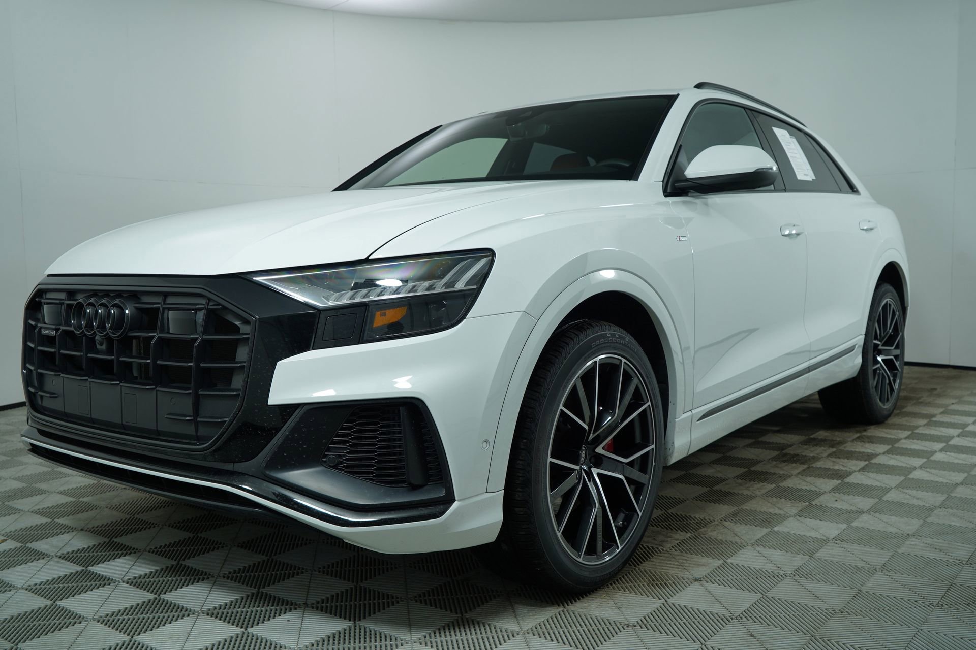Used 2023 Audi Q8 Premium Plus AWD/4WD image 4