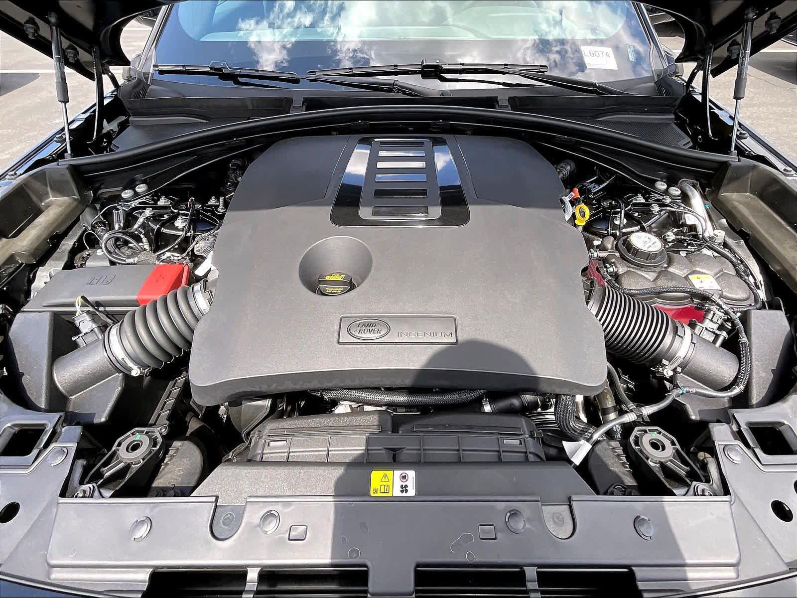 New 2026 Land Rover Range Rover Velar Dynamic SE AWD/4WD image 12