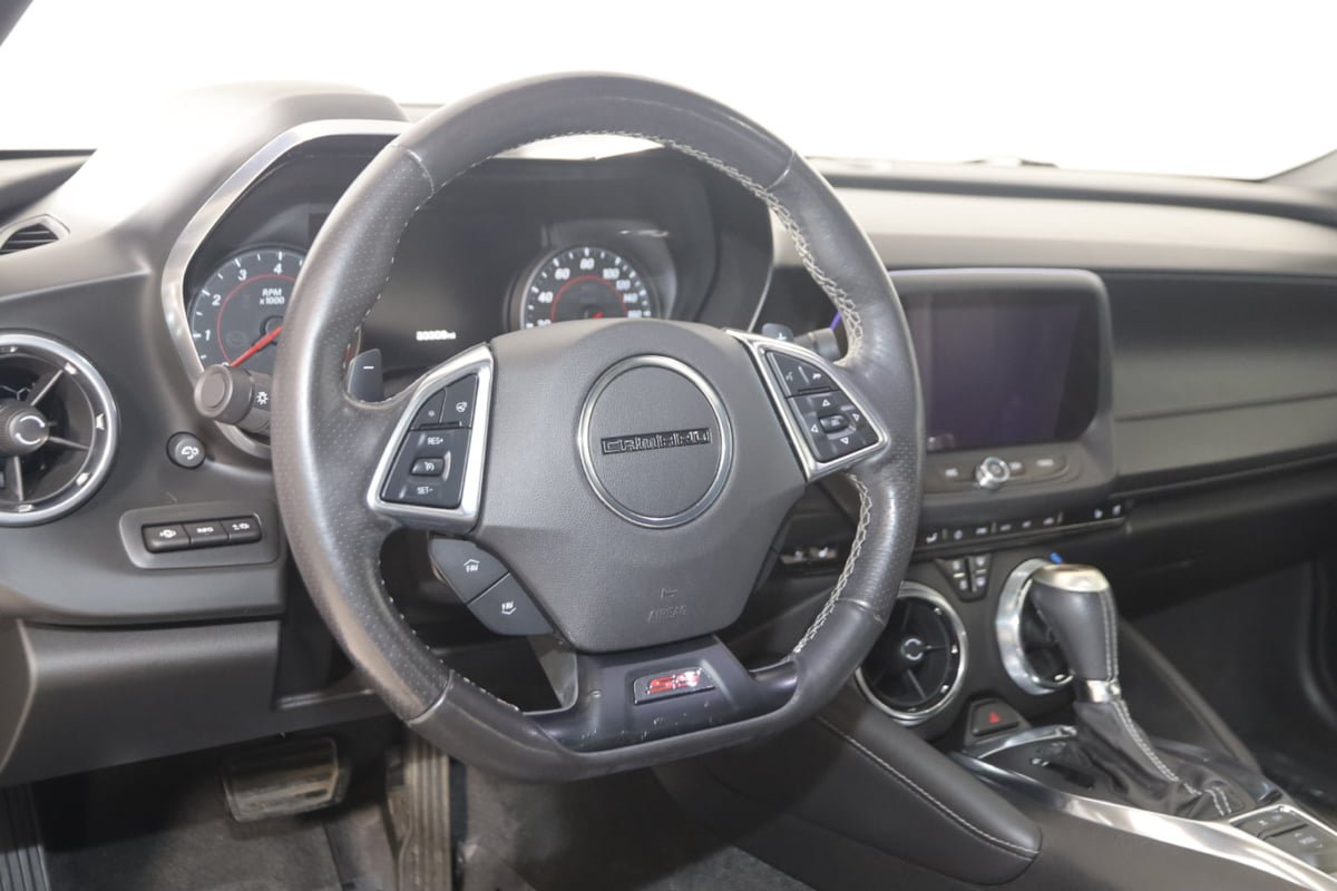 Used 2018 Chevrolet Camaro SS RWD image 6