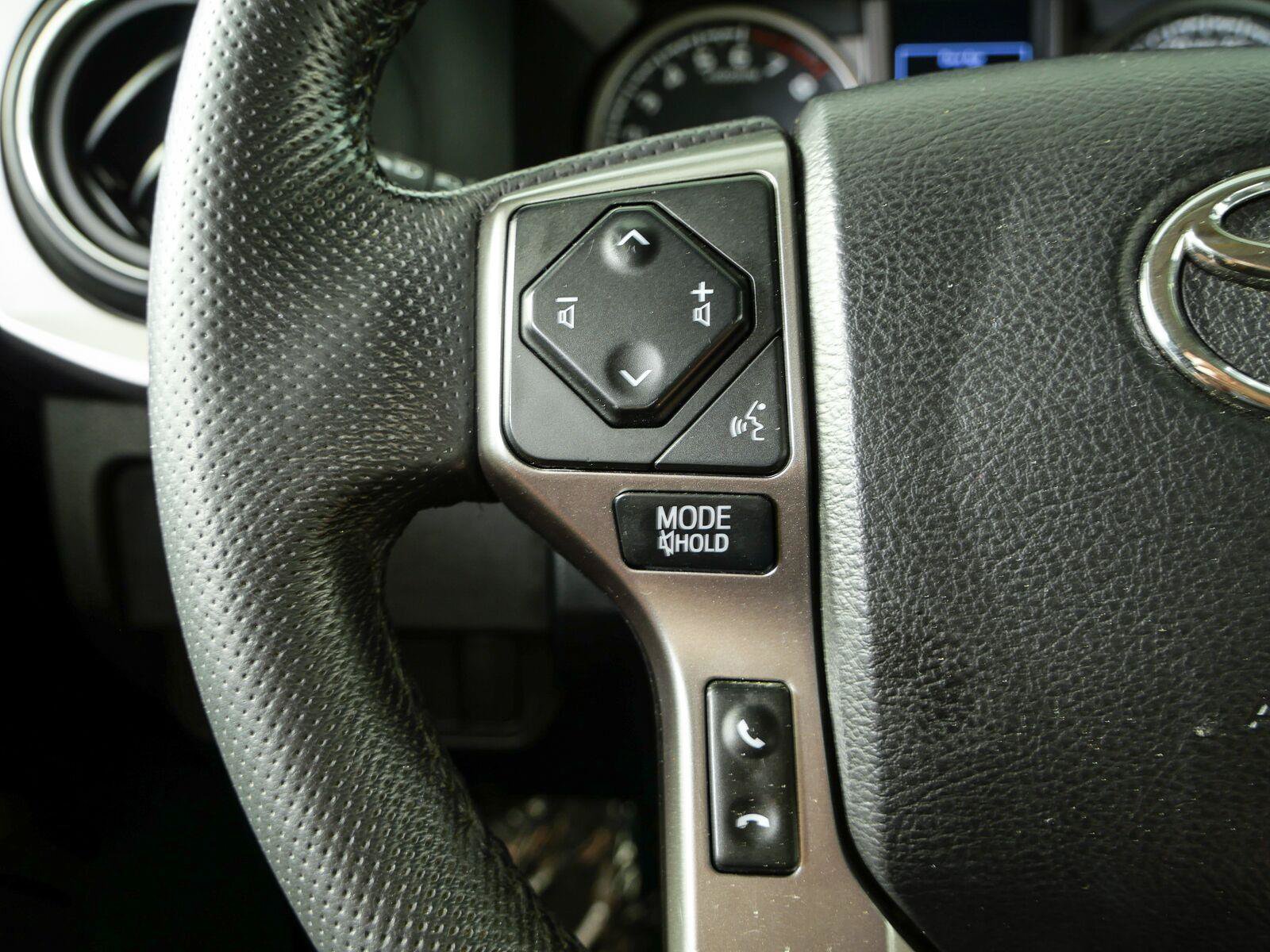 Used 2021 Toyota Tacoma SR5 RWD image 10