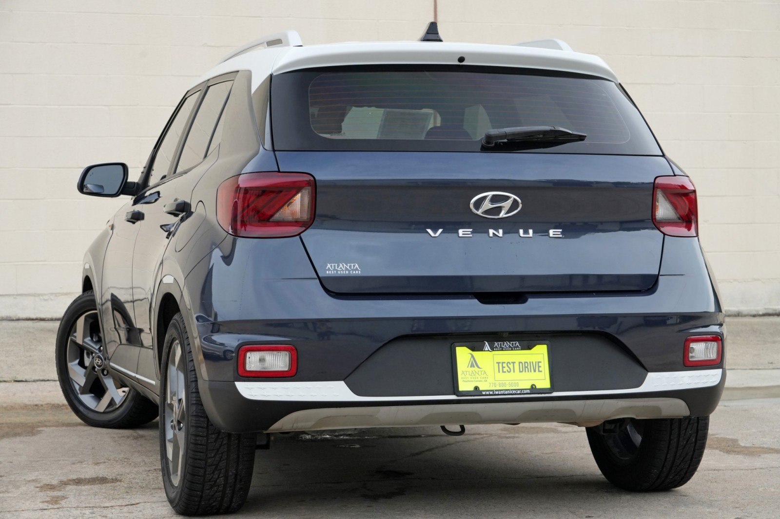 Used 2022 Hyundai Venue Limited FWD image 5