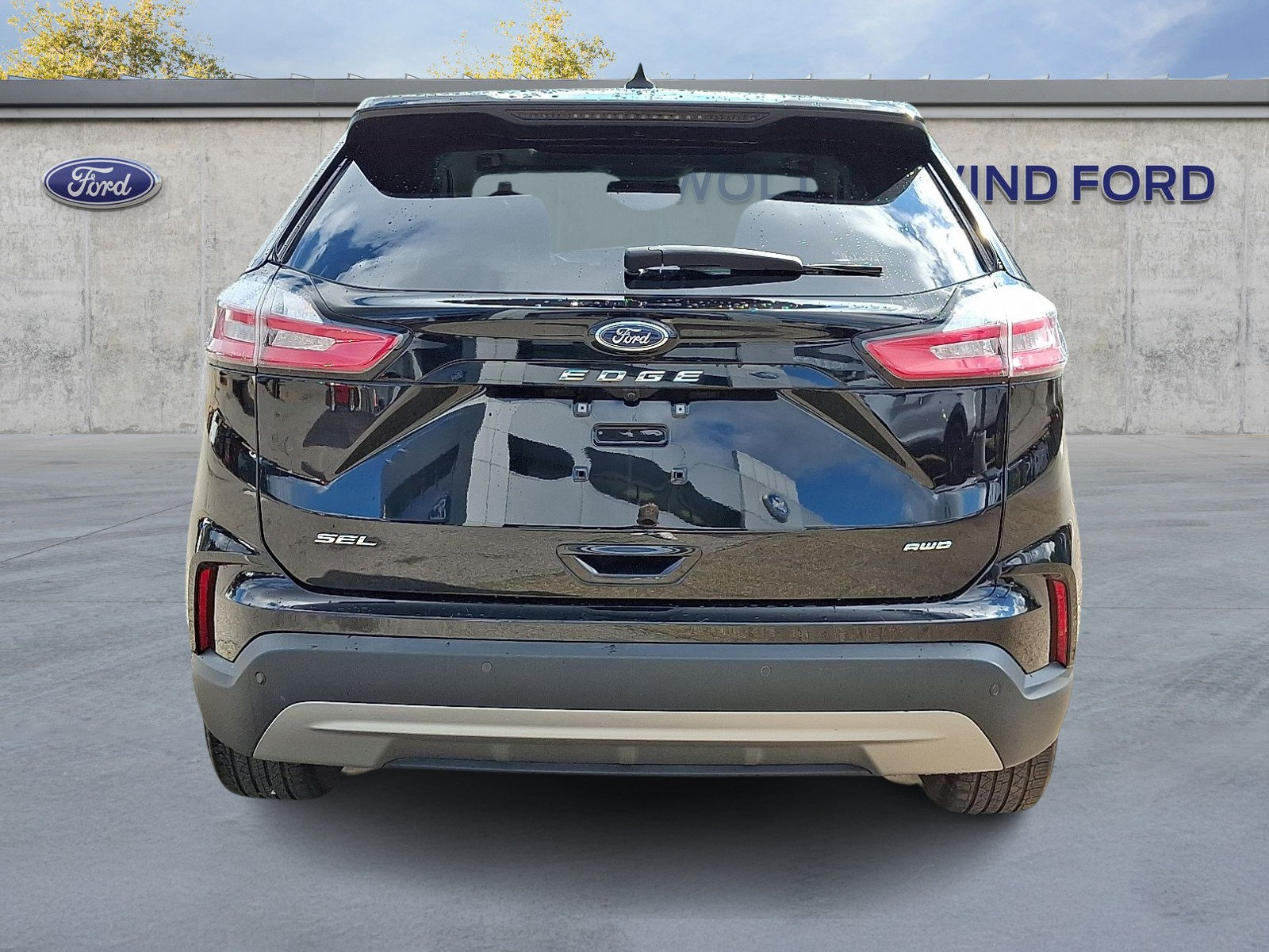 Used 2023 Ford Edge SEL w/ Convenience Package AWD/4WD image 5