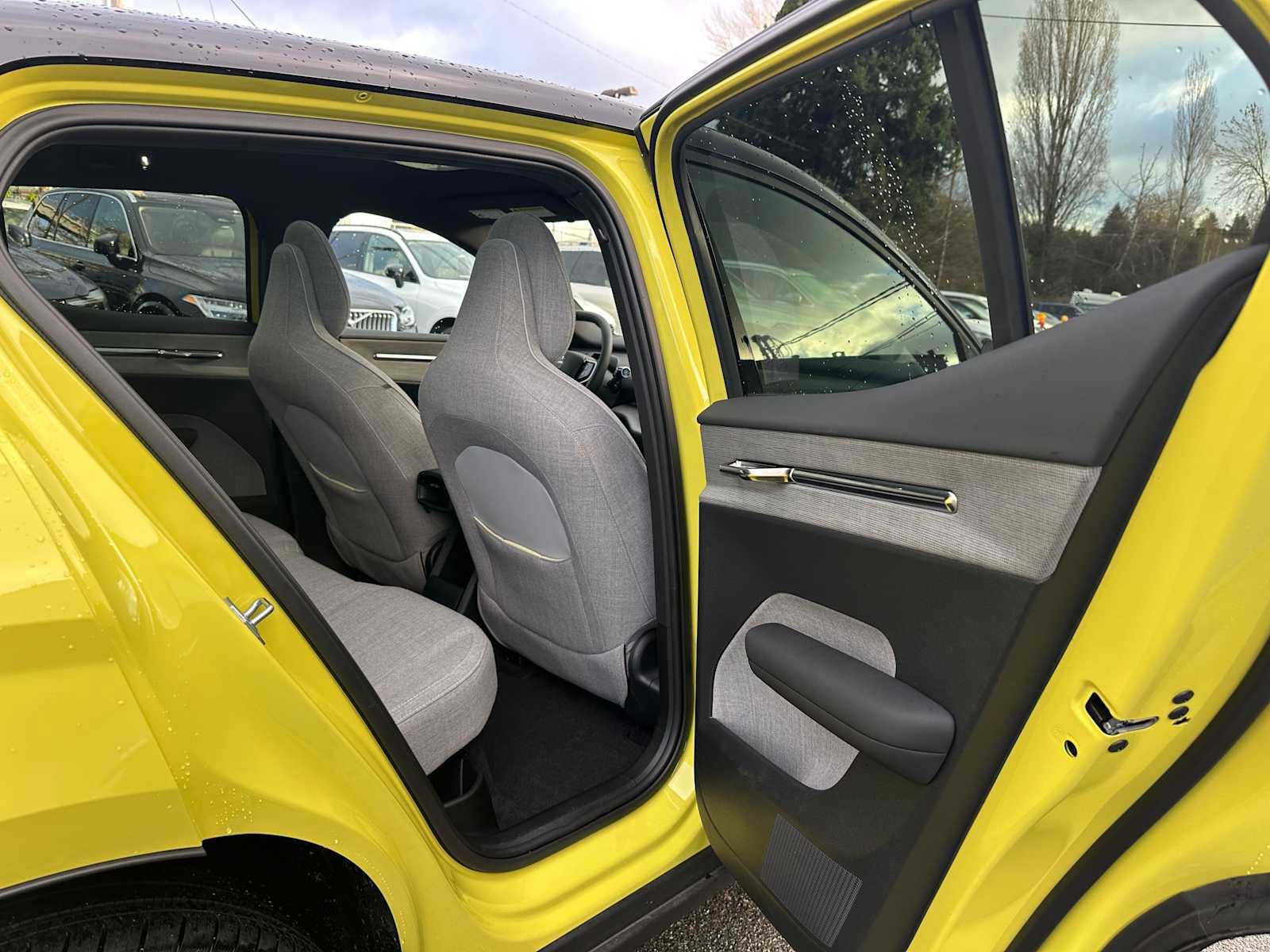 Used 2025 Volvo EX30 Ultra image 13