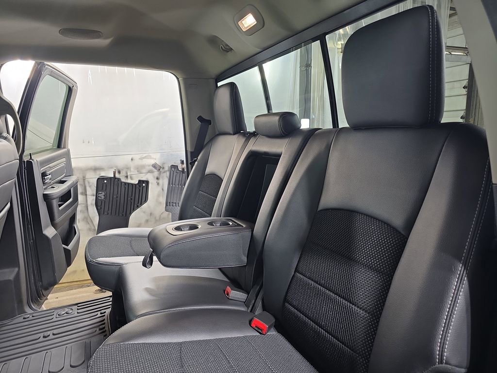 Used 2018 RAM 2500 Big Horn w/ Sport Appearance Group AWD/4WD image 13