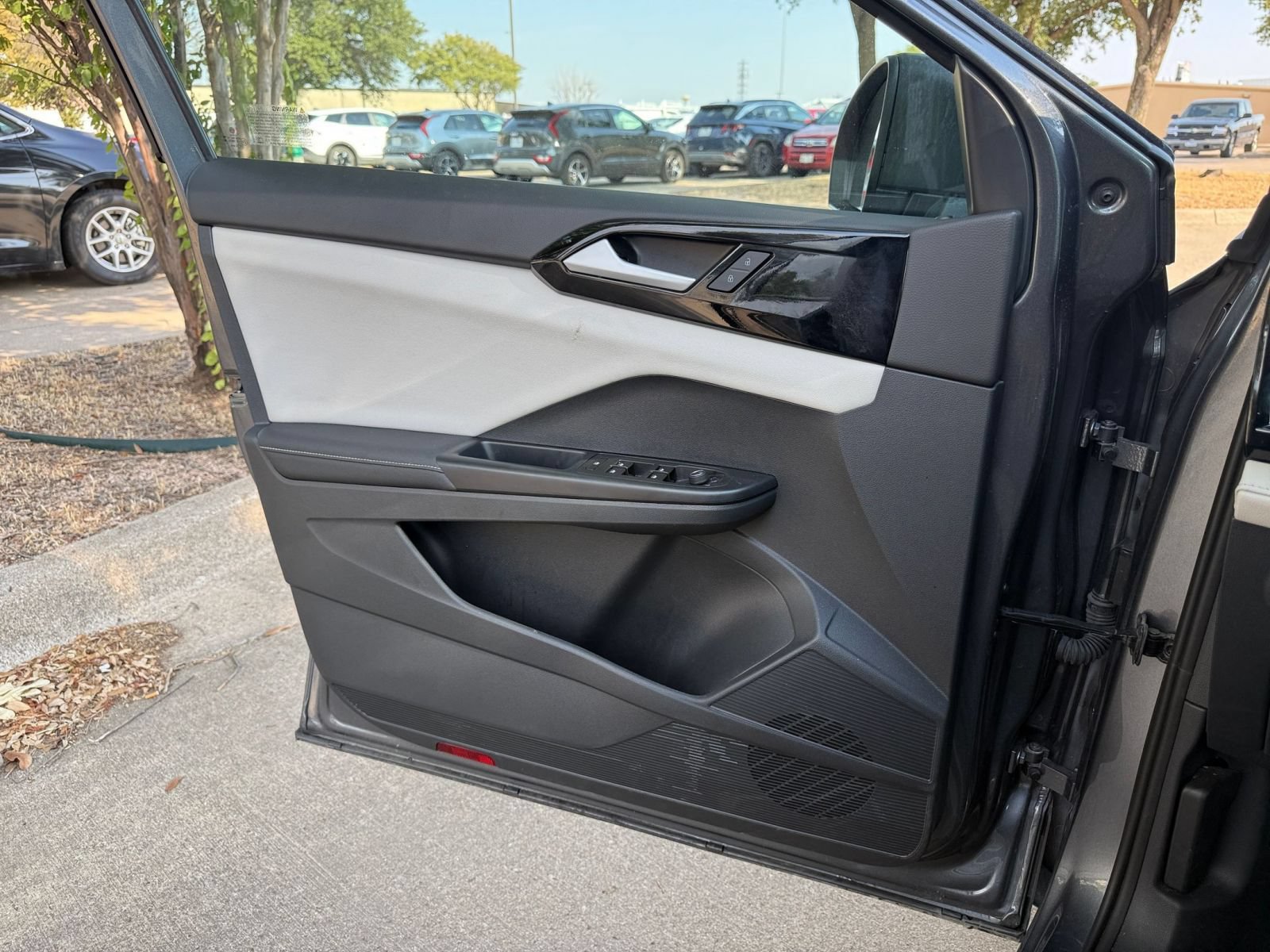 Used 2026 Volkswagen Taos S FWD image 18