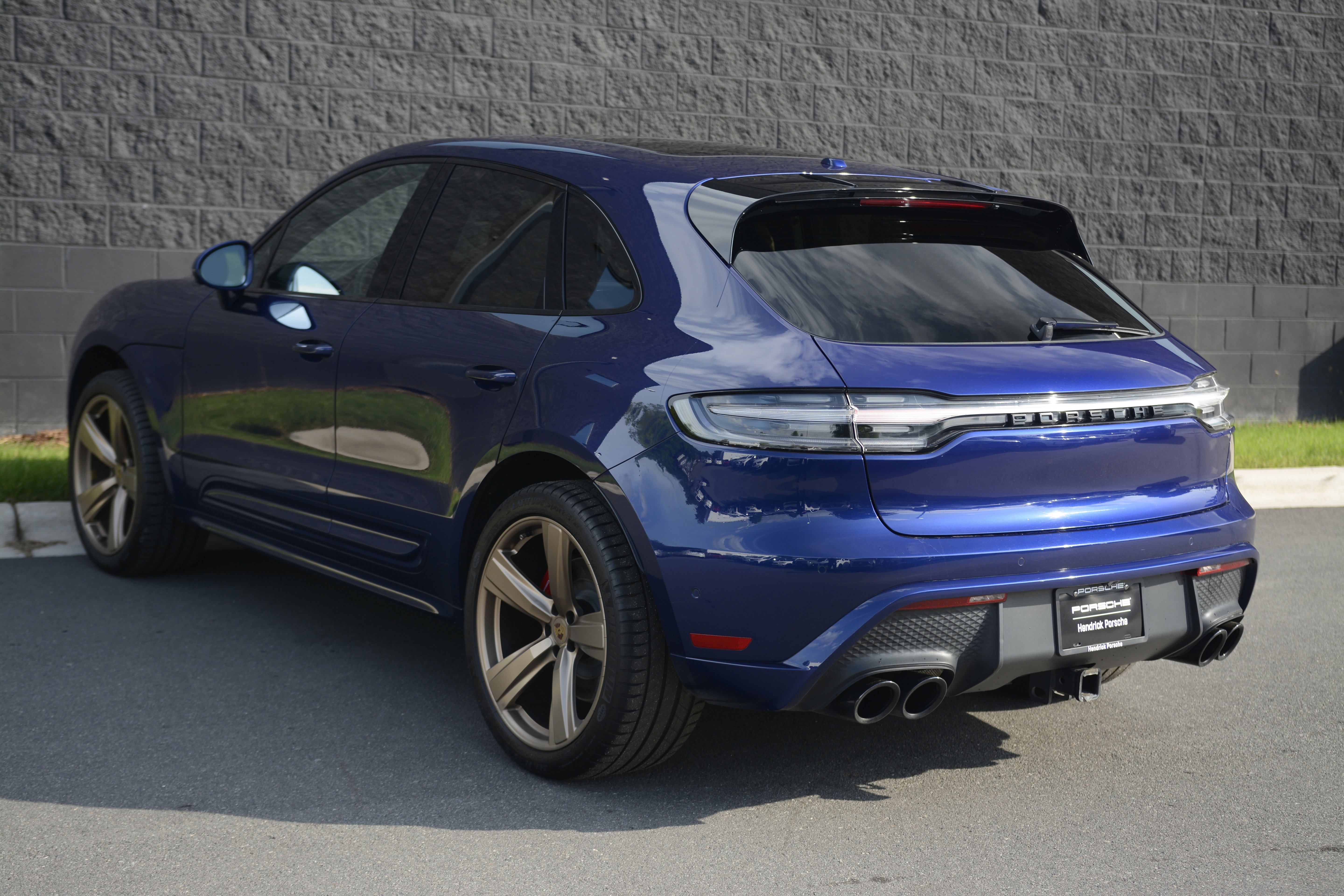 Certified 2022 Porsche Macan GTS AWD/4WD image 3