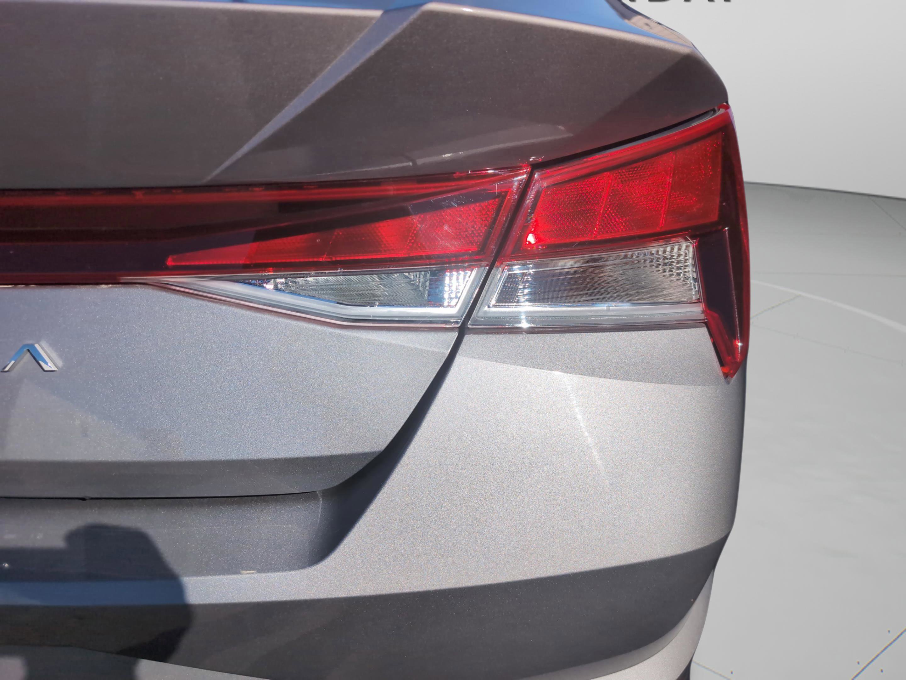 Used 2023 Hyundai Elantra SEL image 10