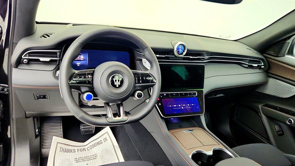 Used 2025 Maserati Grecale Folgore AWD/4WD image 13