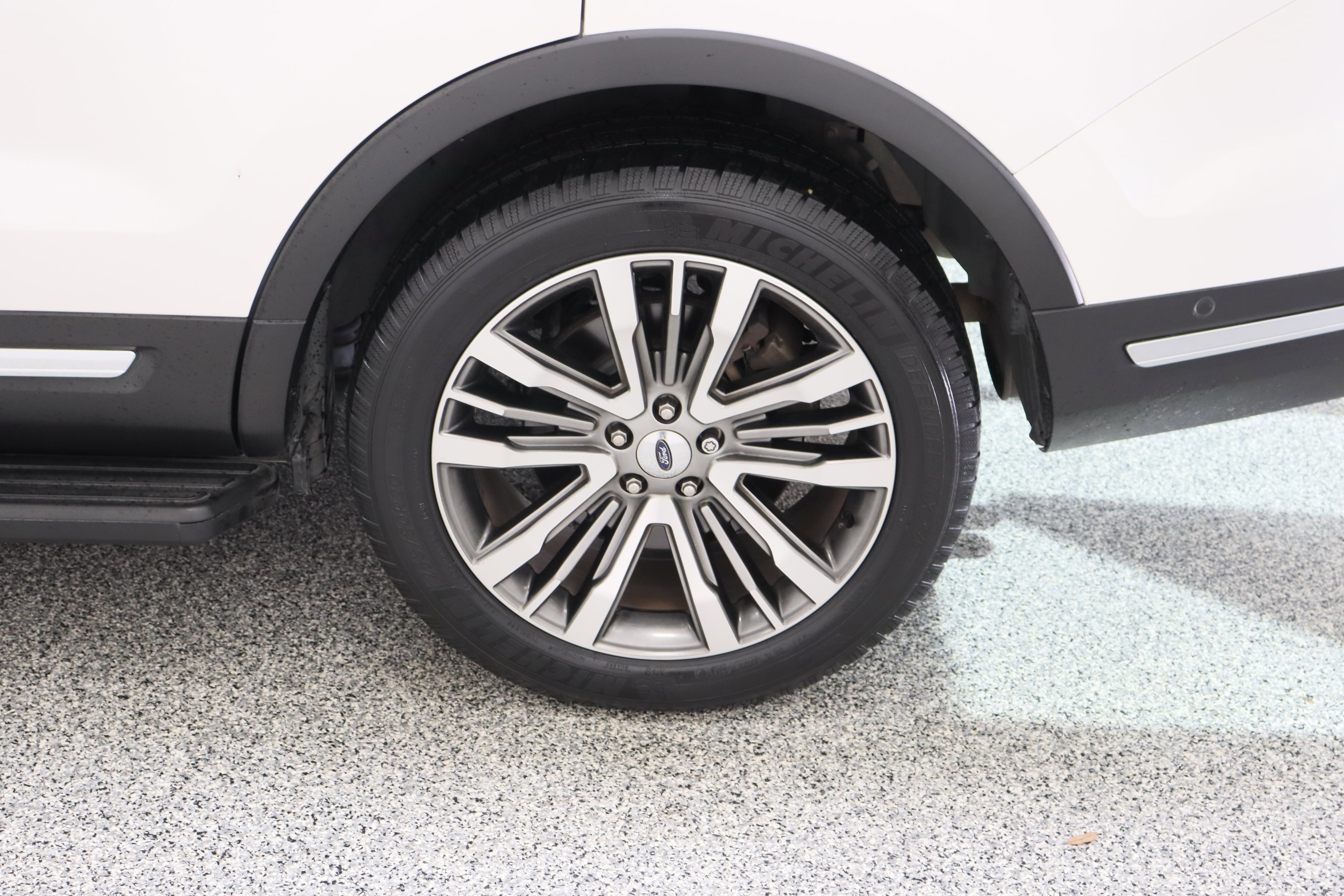 Used 2018 Ford Explorer Platinum AWD/4WD image 10