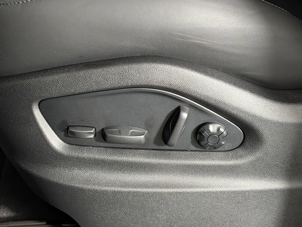 New 2026 Porsche Cayenne Coupe AWD/4WD image 27