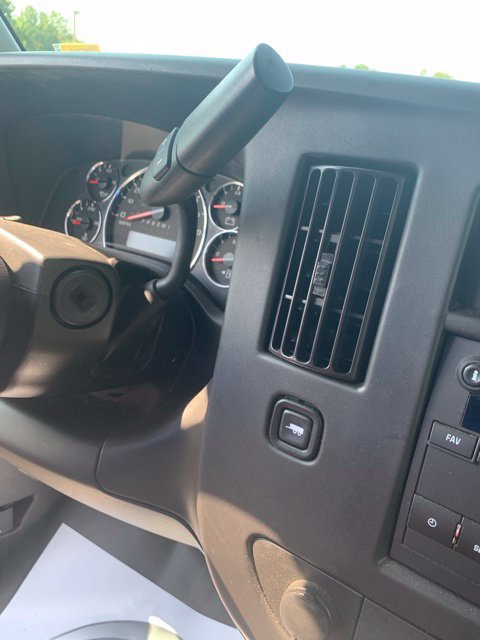 Used 2018 Chevrolet Express 3500 LS RWD image 16