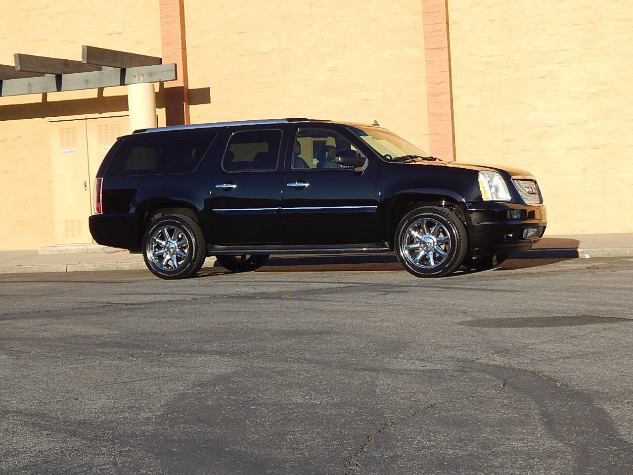 Used 2007 GMC Yukon XL Denali AWD/4WD image 8