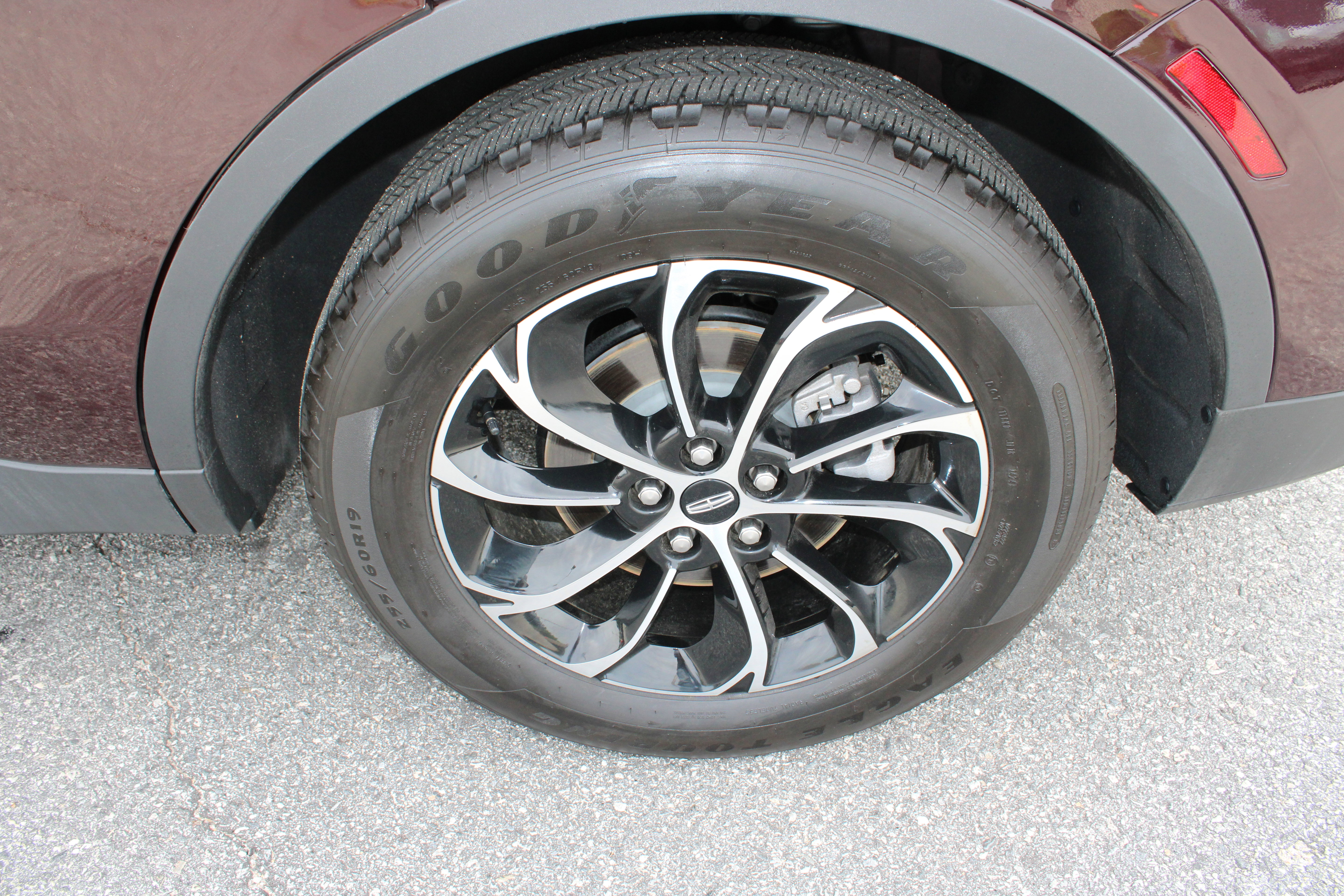 Used 2024 Lincoln Nautilus Premier image 11