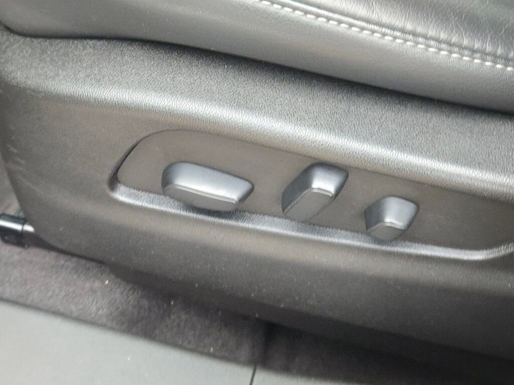 Used 2023 Cadillac XT4 Premium Luxury image 26