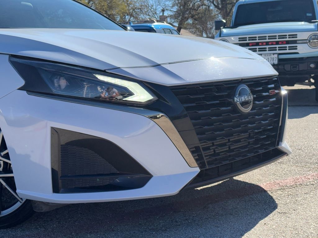 Used 2024 Nissan Altima 2.0 SR image 3