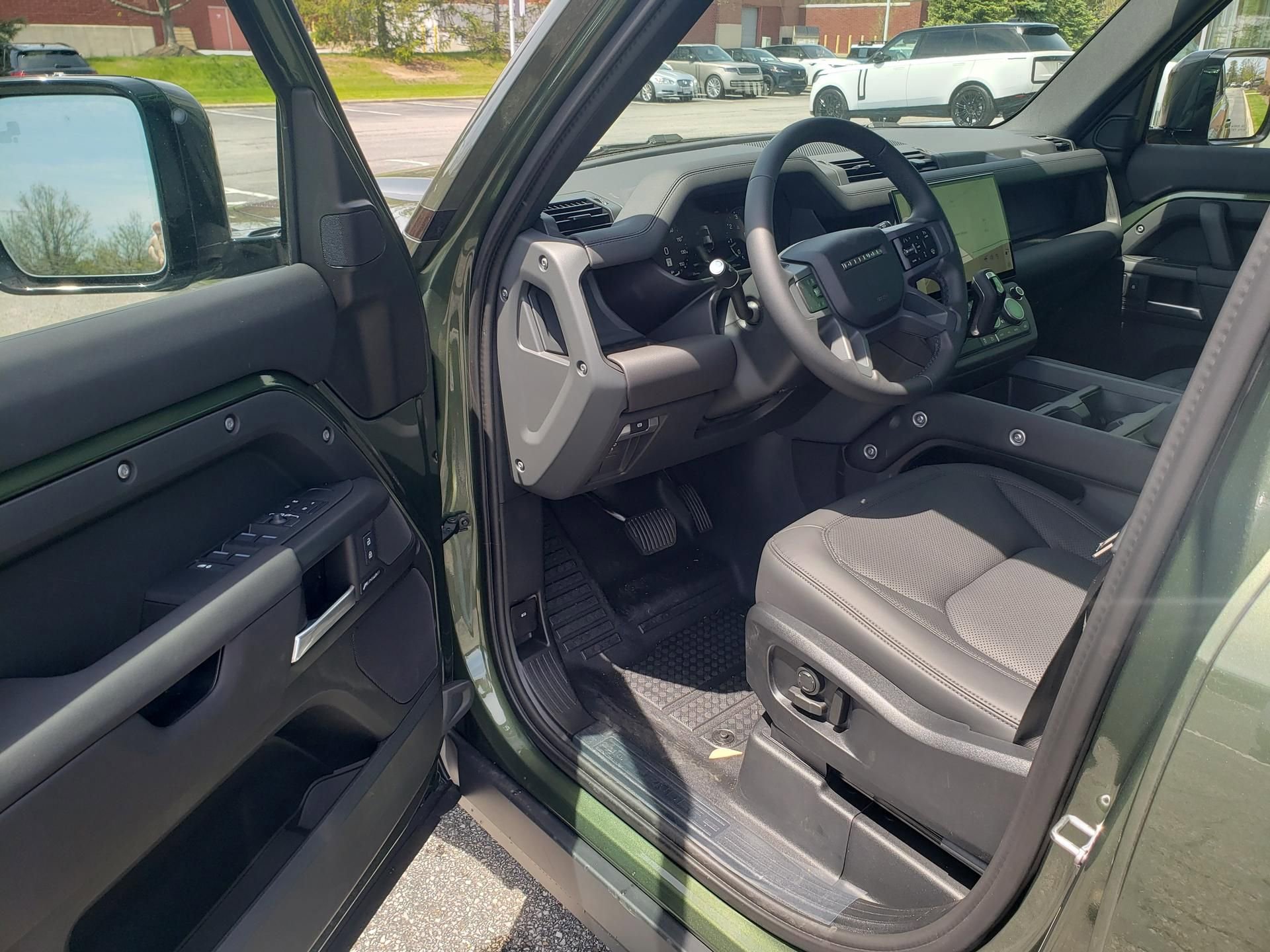 New 2026 Land Rover Defender 110 S AWD/4WD image 9