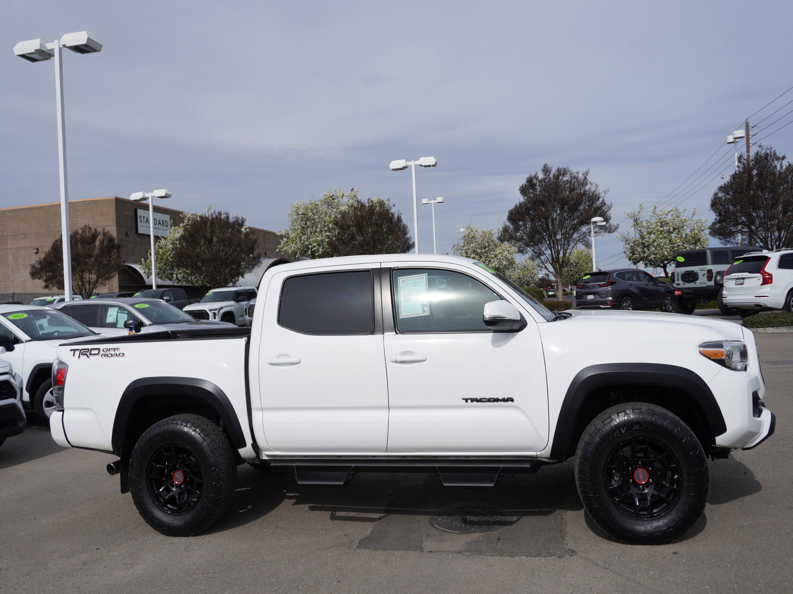 Used 2020 Toyota Tacoma TRD Off-Road image 4