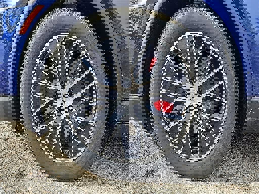 Certified 2025 Porsche Macan 4S Electric image 11