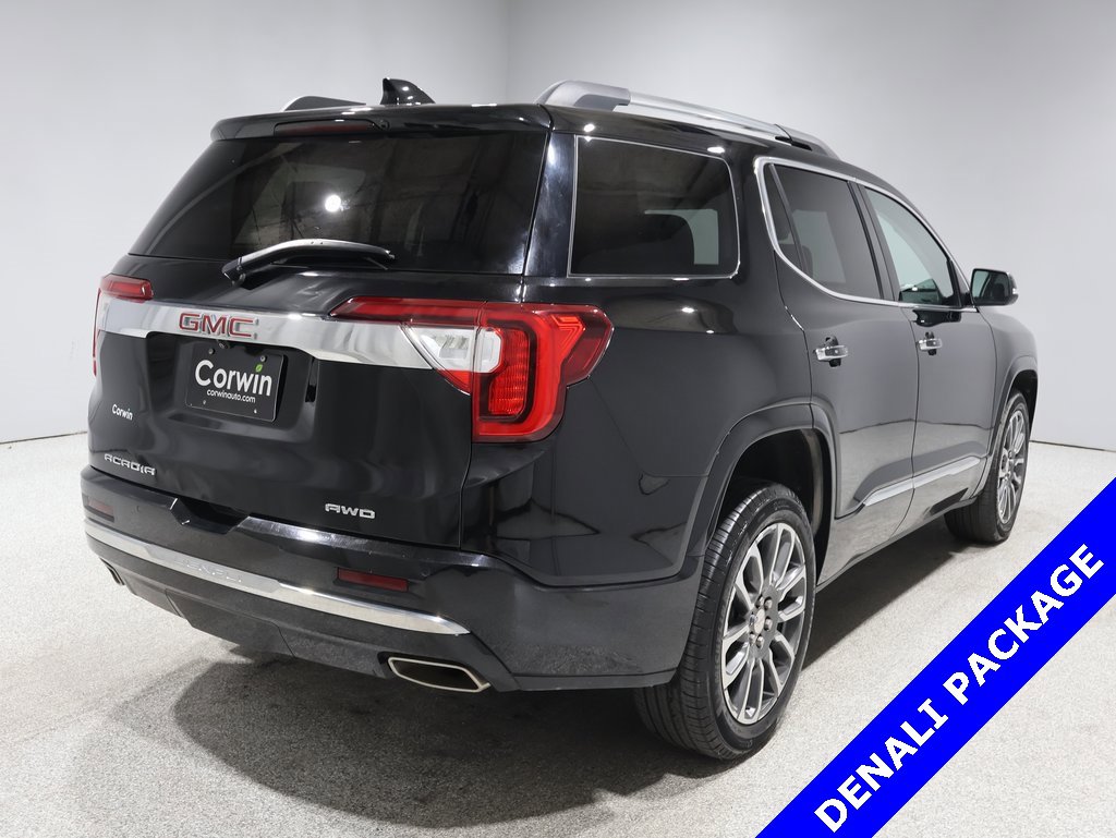 Used 2022 GMC Acadia Denali image 2