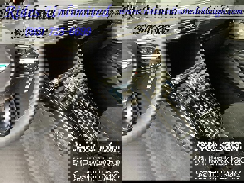 Used 2025 Aston Martin V8 Vantage Coupe image 24