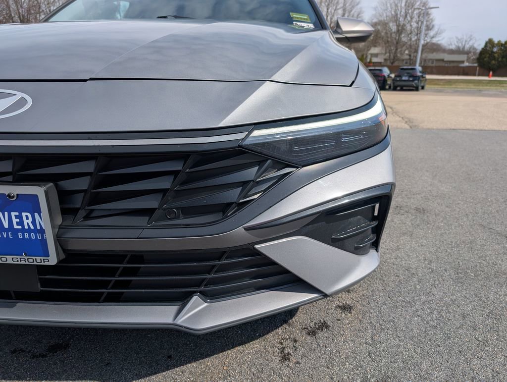 Used 2024 Hyundai Elantra SEL w/ Convenience Package image 11
